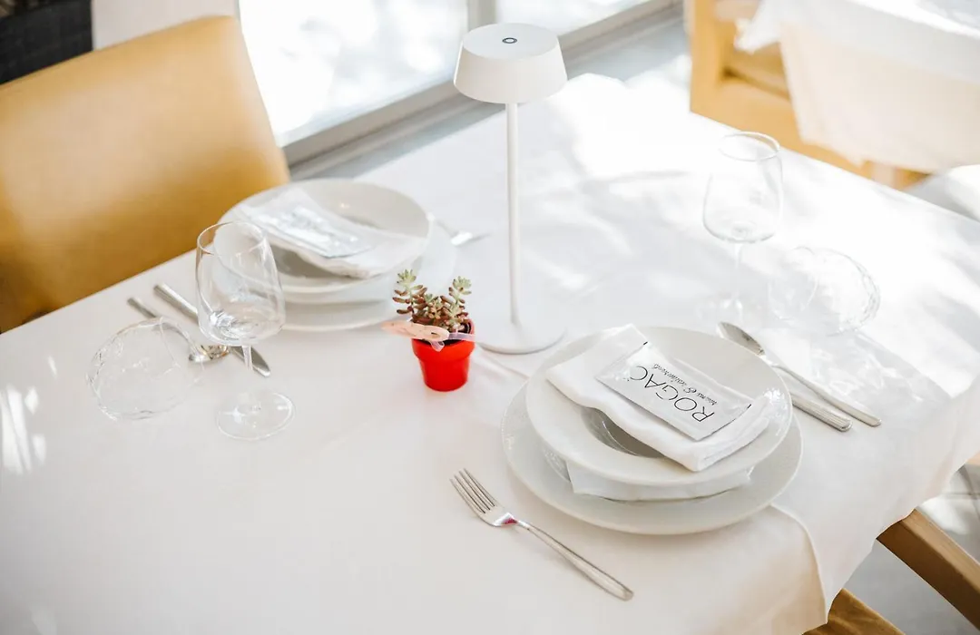 Rogac Rooms & Restaurant-1